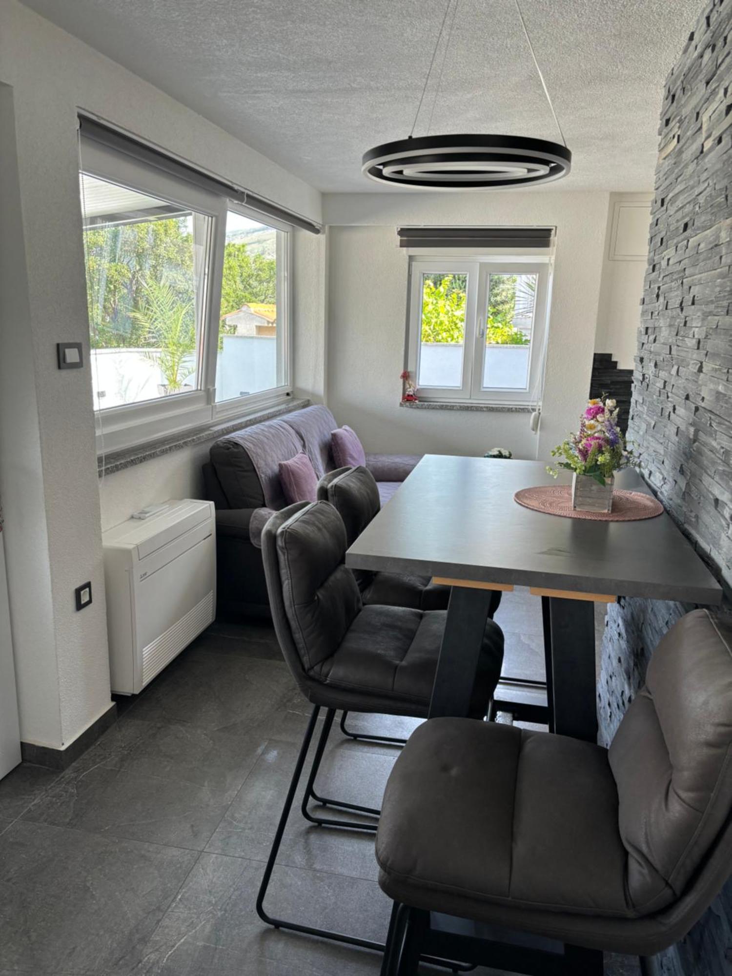 Studio Apartman "Valentina" Сень Екстер'єр фото